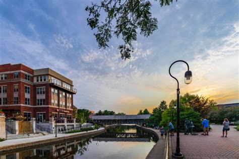 The 20 Safest Places To Live In The United States Best Places To Live Best Cities Naperville