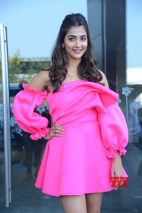 Actress Pooja Hegde Stills From Allu Arjun S Ala Vaikunthapurramuloo