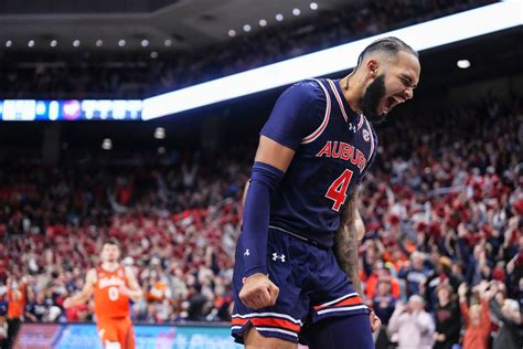 Johni Broome Men S Basketball Auburn Tigers Official