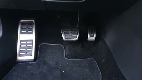 8. Подставка под левую ногу — Skoda Superb Mk3, 1,5 л, 2020 года ...