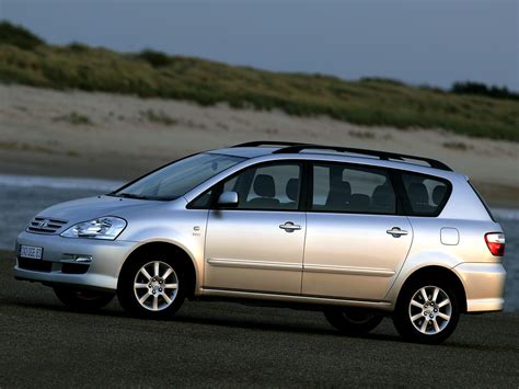 Toyota Avensis Verso Specs Photos