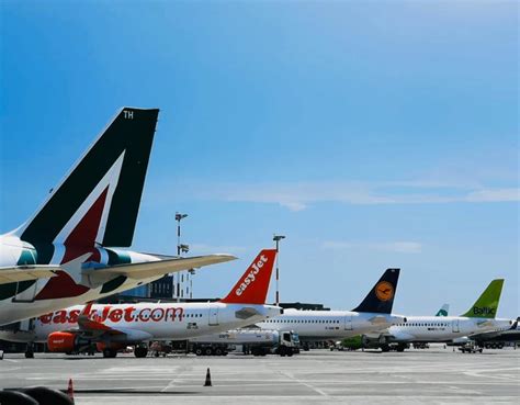 Riapre L Aeroporto Di Catania Lo Scalo Torna Operativo