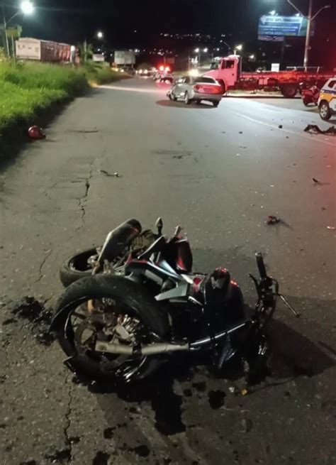 Tragédia Na Mg 424 Acidente Entre Carro E Duas Motos Deixa Uma Vítima