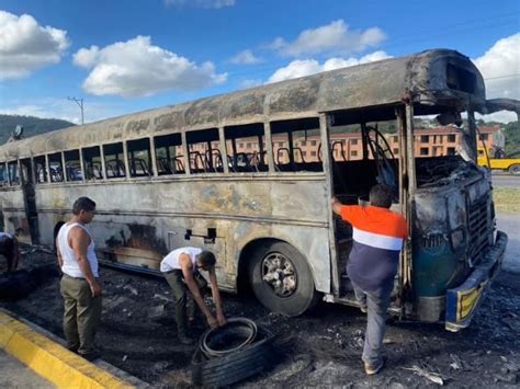 Dos Fallecidos Y Lesionados Al Incendiarse Un Transporte P Blico