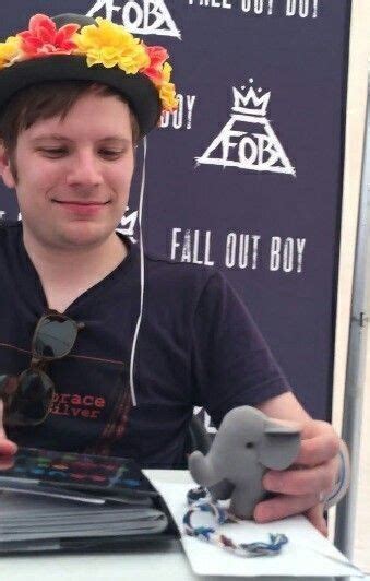 Pin Di Nisha Su OH NO HE S HOT Cose Strane Cose