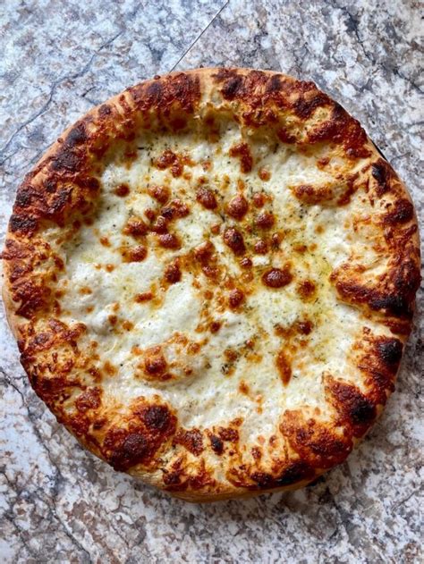 Creamy White Garlic Parmesan Pizza Everyday Homemade