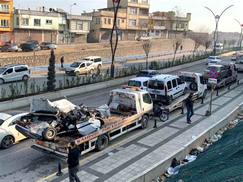 Gaziantep Te Freni Patlayan Ekici Otomobili Bi Ti Ki I Yaraland