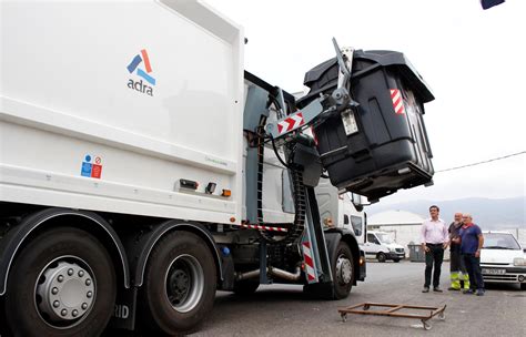 El Servicio De Limpieza De Adra Estrena Un Nuevo Camión De Recogida De