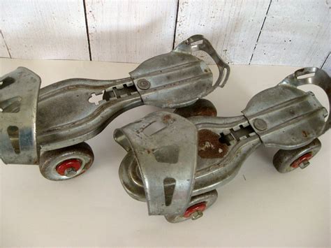 Vintage Metal Roller Skates Globe Skate No 40