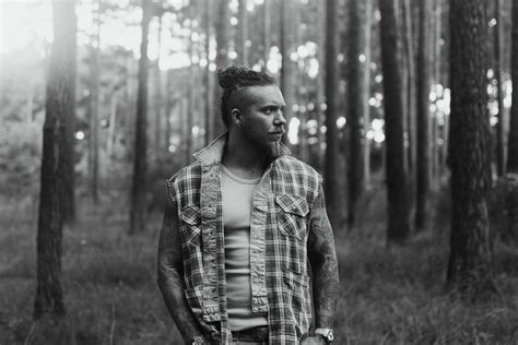 Brandon Lake Debuts Highly Anticipated New Single Thats Who I Praise