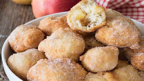 Beignets Aux Pommes Et Raisins Secs