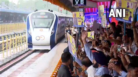 Pm Modi Flagged Off Patna Ranchi Vande Bharat Express Full Speed Only 6 Hours Details । पीएम