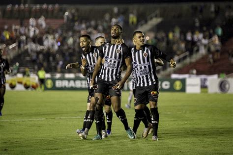 Análise implacável em campo Botafogo PB domina o Athletic e se coloca