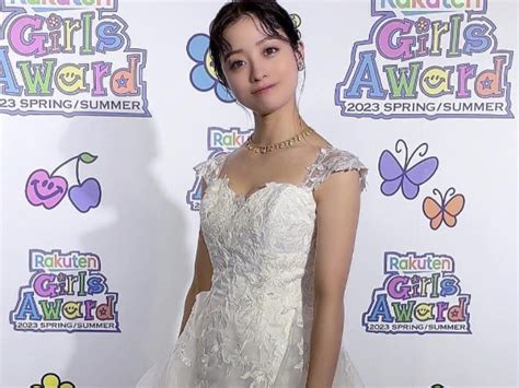 橋本環奈、透明感抜群のウエディングドレス姿を披露！ 「極上の美」「結婚してください！」 All About ニュース