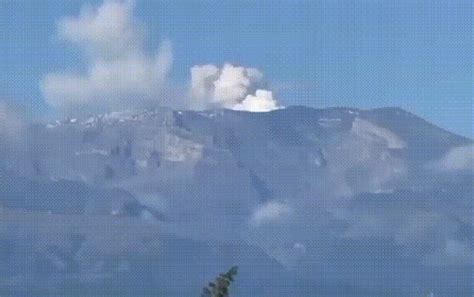 Sigue en Alerta Naranja el volcán Nevado del Ruiz Radio Diez de Marzo