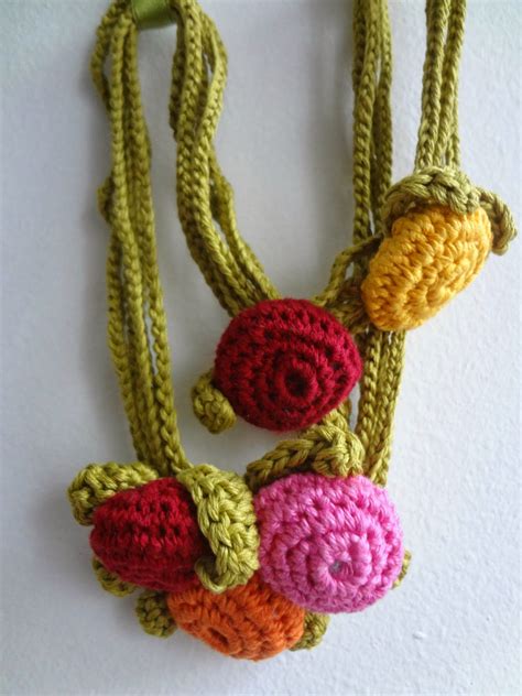 Little Treasures Crochet Button Necklace Pattern