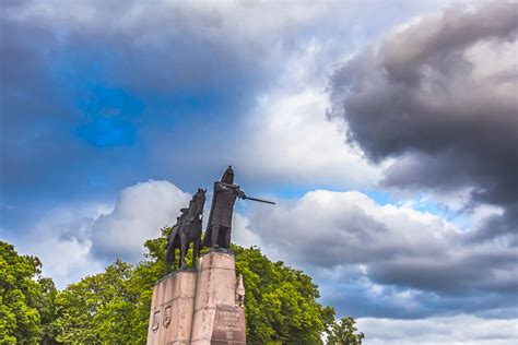 Ladda ner Ärdu På Jakt Efter Nya Och Spännande Bakgrundsbilder Till Din