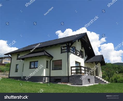 White House Black Roof On Sunny Stock Photo 522897457 | Shutterstock