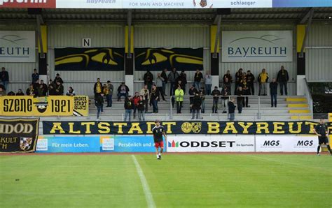 Fu Ball Spvgg Bayreuth Feiert F Nften Sieg In Folge Spvgg Bayreuth