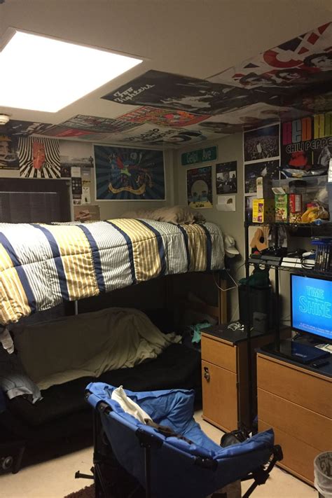 15 Dorm Room Ideas For Guys They Can Easily Recreate Its Claudia G Artofit