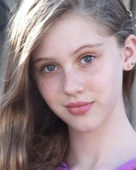 New Hot Sexy Vixen Anna Valiant Bikini Pics