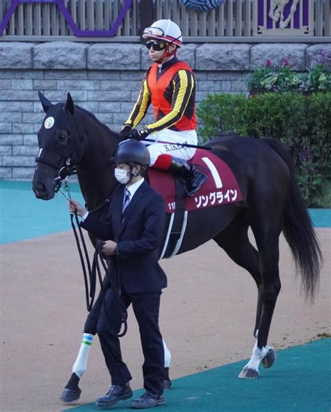 池添謙一さんのインスタグラム写真 池添謙一instagram「ソングラインで富士ステークスを勝つことができました🏇 ようやく一緒に勝て