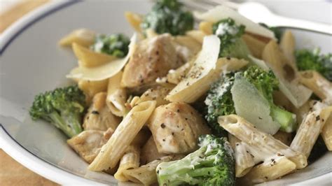 Pasta con brócoli y pollo de 204 2 Kcal Receta fácil en la app Avena