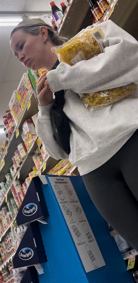 Sexy Blonde In Tight Leggings Spandex Leggings Yoga Pants Forum