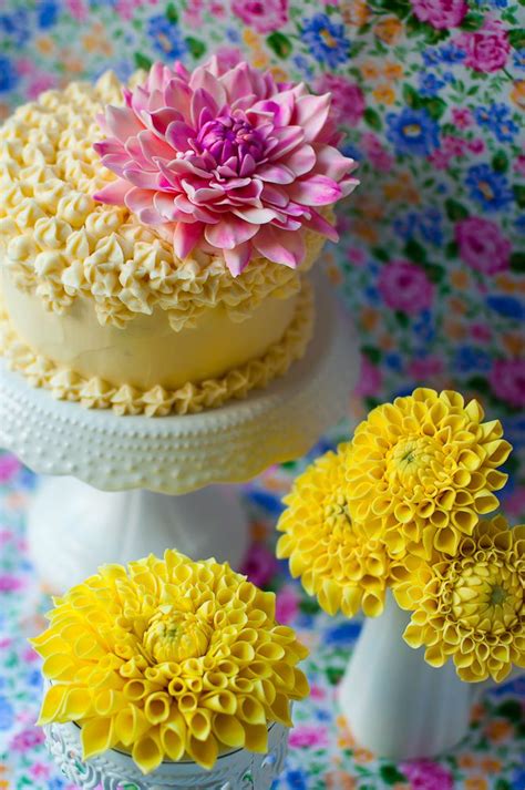 Lulu's Sweet Secrets: How To Make Sugar Dahlias | Sugar flowers, Cake ...