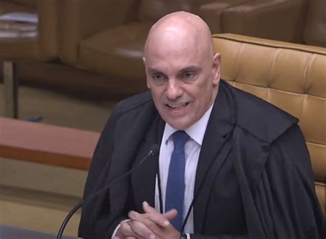 Moraes reacende suspeita sobre relatórios da Abin para defesa de Flávio