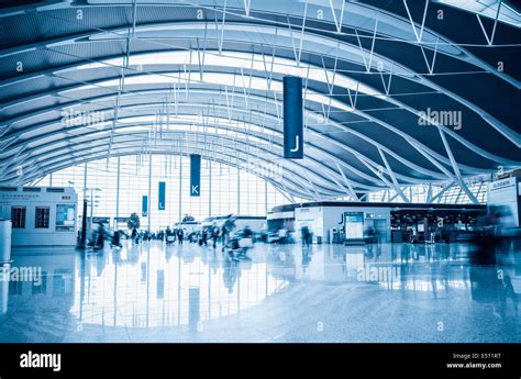 modern airport terminal interior Stock Photo - Alamy