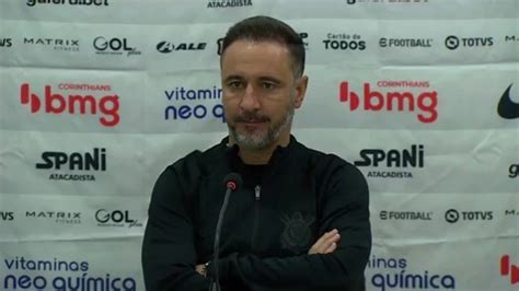 Vítor Pereira diz que Corinthians foi mal e explica ausência de