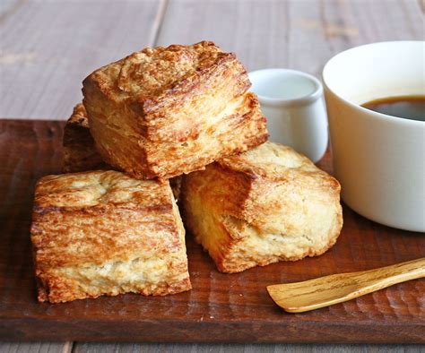 スコーンといえば私、というくらいスコーンにハマり、食べ歩いて焼き続けた時期があります。今はその熱も落ち着いてはいますが、スコーンが好き！という