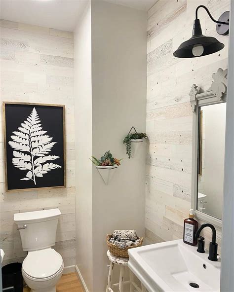 Plant-themed Bathroom Wall Décor - Soul & Lane