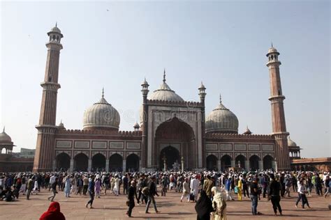 Jama Masjid Delhi The Largest And Oldest Mosque In India Built By