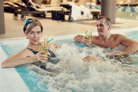 Public Hot Tubs Pose Risks The Oldish