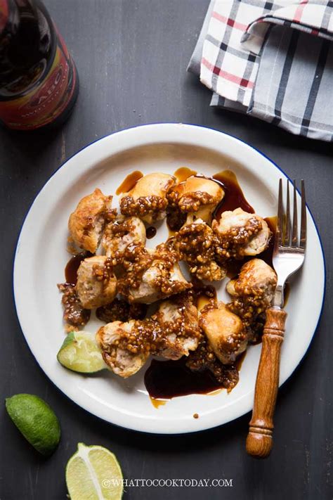 Batagor Fried Dumplings With Peanut Sauce