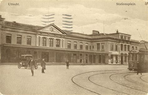 Utrecht Gezicht Op De Voorgevel Van Het Centraal Station