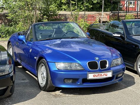 Купить бу Bmw Z3 I 18 Mt 115 лс бензин механика в Москве синий БМВ з3 I родстер 1996 года