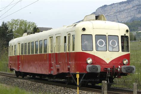 Vie Associative Le Plus Vieil Autorail De France Sur Les Voies