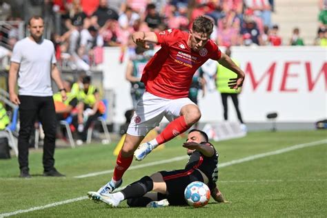 Spieltag Vor Europa League Finale Eintracht Holt Punkt In Mainz