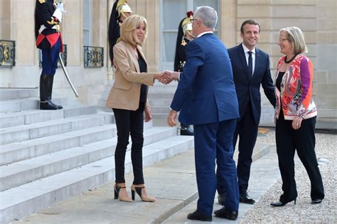 Photo Le Pr Sident Emmanuel Macron Et Son Pouse Brigitte Macron