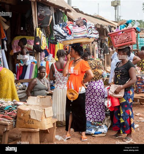 Shopping in Makeni, Sierra Leone Stock Photo - Alamy