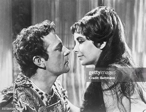 156 Cleopatra 1963 Film Title Stock Photos High Res Pictures And