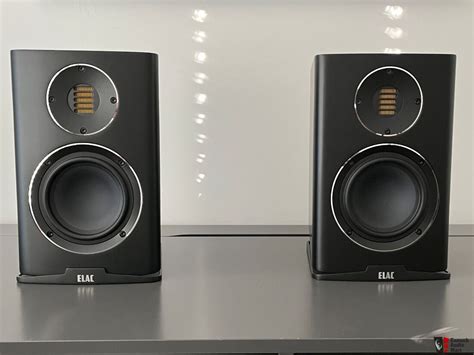 Elac Carina Bs Bk Bookshelf Speakers Open Box Photo