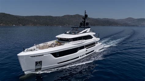 Exclusive Look Inside Mengi Yay S First Virtus 39 Superyacht Reverie