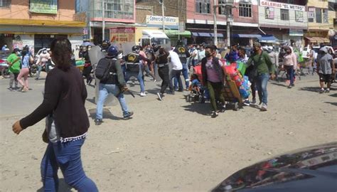 Mercado De Piura Ambulantes Se Enfrentan A Pedradas Con Fiscalizadores