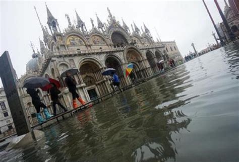 Acqua Alta A Venezia Previsti Centimetri E Attivazione Del Mose