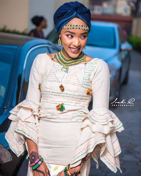 Pin By Wakili Hally On Wedding Blog Hausa Bride Muslim Brides