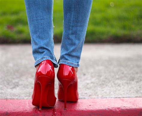 Christian Louboutin Pigalle Follies — Flor de Maria Fashion